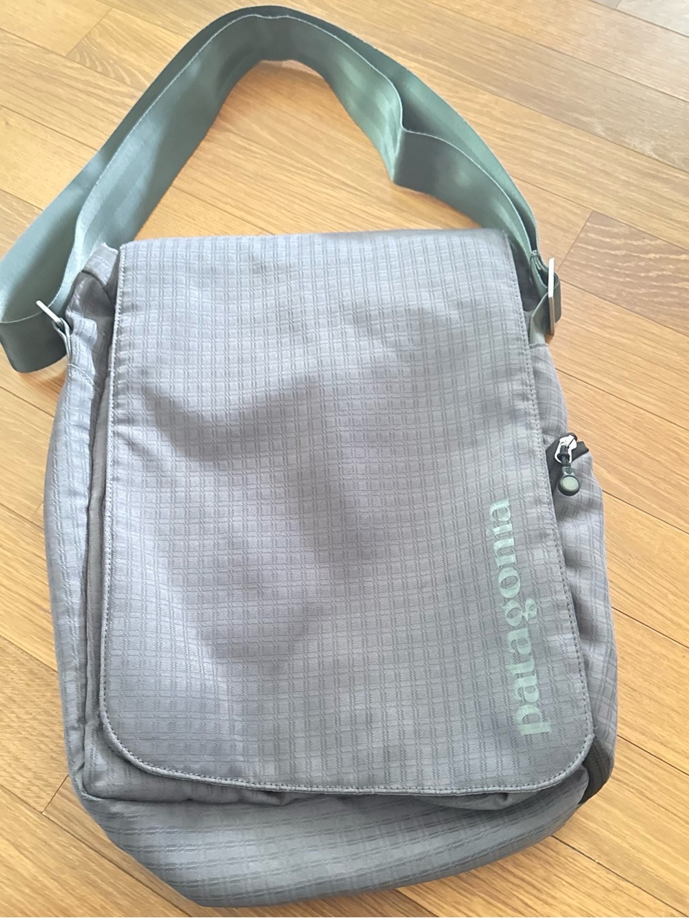 Patagonia Light Gray Messenger Bag with Mint Strap Accents